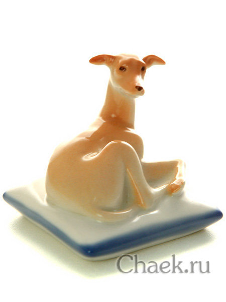 Левретка на подушке Лилли, Императорский фарфор