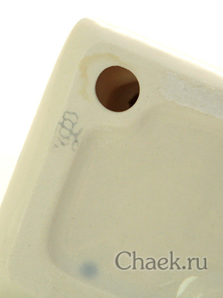 Левретка на подушке Мимми, Императорский фарфор