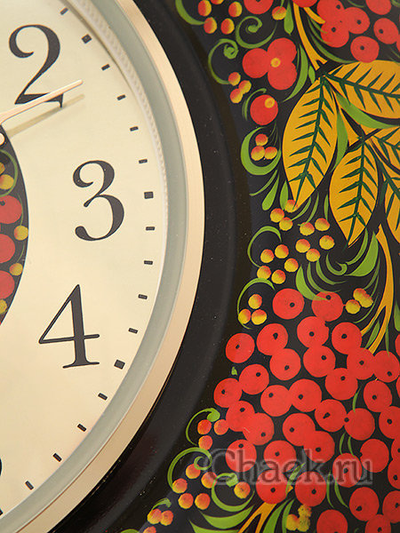 Настенные часы "Черный фон. Рябина"
