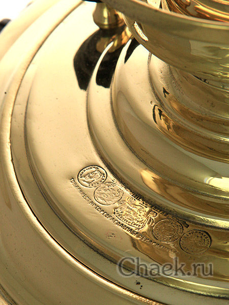 Самовар на дровах 2,5 л желтый форма груша с гранями фабрика братьев Шемариных Самовар на дровах 2,5 л желтый форма груша с гранями фабрика братьев Шемариных