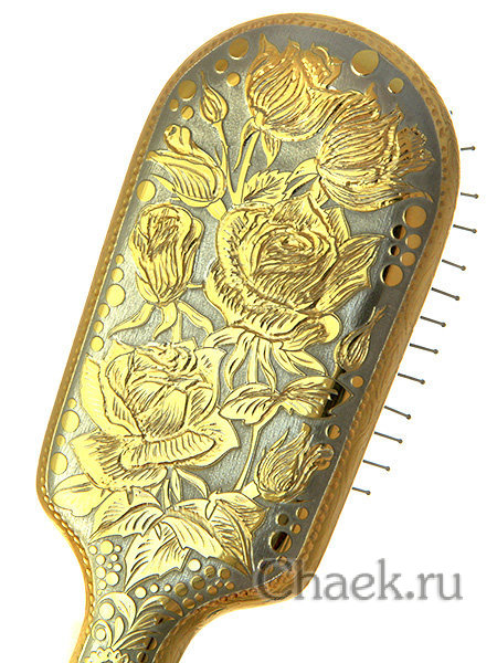 Расческа с гравюрой Златоуст "Цветы" арт.1 в подарочном футляре из дерева Расческа с гравюрой Златоуст "Цветы" арт.1 в подарочном футляре из дерева