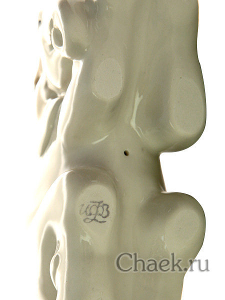 Скульптура слоненок спящий, Императорский фарфор
